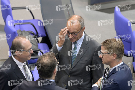 Feierstunde zum 75. Jahrestag der Konstituierung des ersten Deutschen Bundestages in Berlin