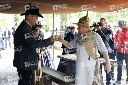Markus Söder besucht den Cowboy-Club München