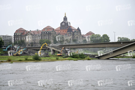 Eingestürzte Carolabrücke in Dresden