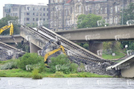 Eingestürzte Carolabrücke in Dresden
