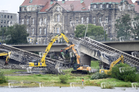 Eingestürzte Carolabrücke in Dresden