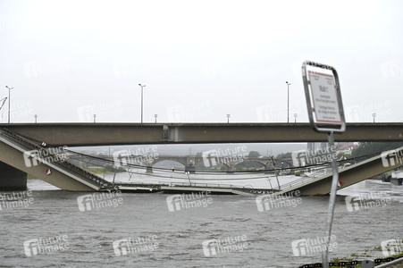 Eingestürzte Carolabrücke in Dresden