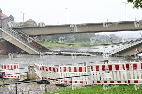 Eingestürzte Carolabrücke in Dresden