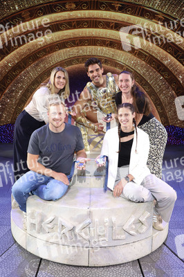 Medaillengewinner besuchen das Musical 'Hercules' in Hamburg