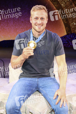 Medaillengewinner besuchen das Musical 'Hercules' in Hamburg