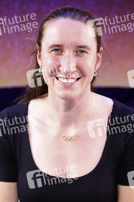 Medaillengewinner besuchen das Musical 'Hercules' in Hamburg