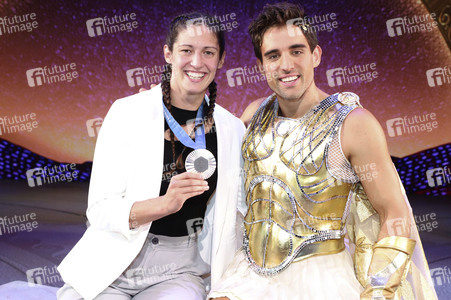 Medaillengewinner besuchen das Musical 'Hercules' in Hamburg
