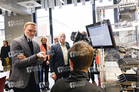 Christian Lindner zu Besuch im ABB-Ausbildungszentrum Berlin-Pankow