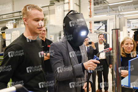 Christian Lindner zu Besuch im ABB-Ausbildungszentrum Berlin-Pankow