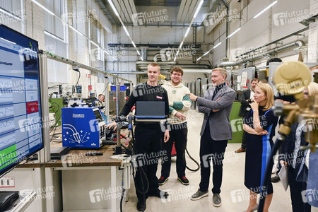 Christian Lindner zu Besuch im ABB-Ausbildungszentrum Berlin-Pankow