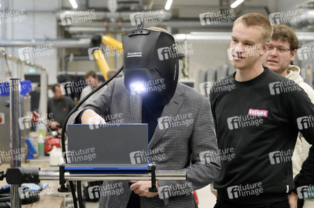 Christian Lindner zu Besuch im ABB-Ausbildungszentrum Berlin-Pankow