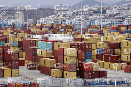 Symbolfoto Container-Hafen
