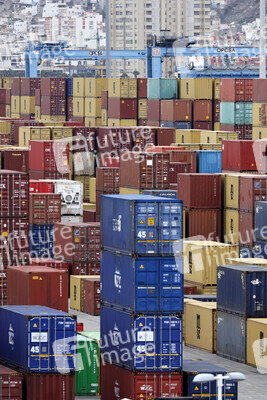 Symbolfoto Container-Hafen