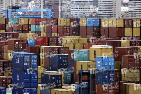 Symbolfoto Container-Hafen