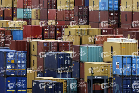 Symbolfoto Container-Hafen