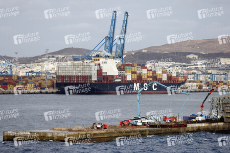Symbolfoto Container-Hafen