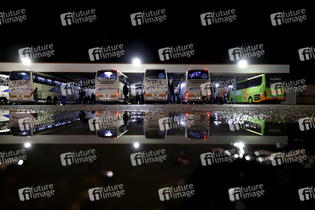 Symbolfoto Fernbusse