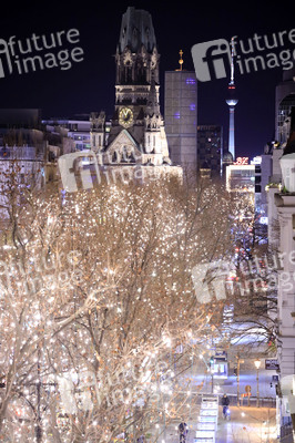 Weihnachtsbeleuchtung am Kudamm in Berlin