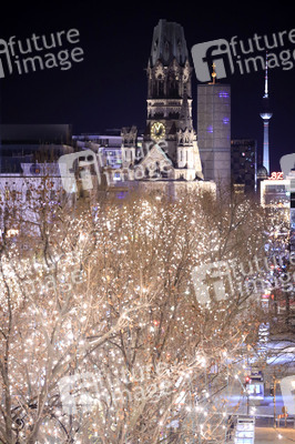 Weihnachtsbeleuchtung am Kudamm in Berlin