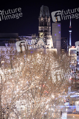Weihnachtsbeleuchtung am Kudamm in Berlin