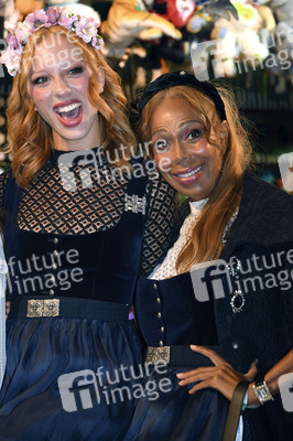 Almauftrieb beim Oktoberfest 2024 in München