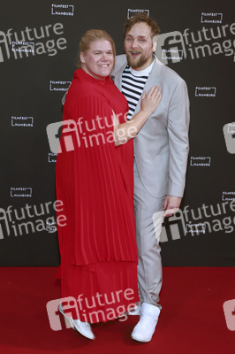 Festivaleröffnung und Filmpremiere 'Könige des Sommers', Filmfest Hamburg 2024