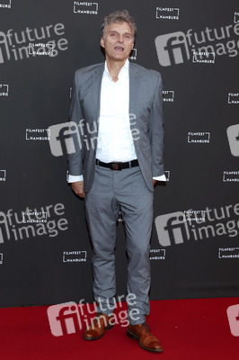 Festivaleröffnung und Filmpremiere 'Könige des Sommers', Filmfest Hamburg 2024