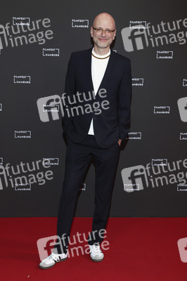 Festivaleröffnung und Filmpremiere 'Könige des Sommers', Filmfest Hamburg 2024