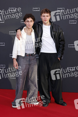 Festivaleröffnung und Filmpremiere 'Könige des Sommers', Filmfest Hamburg 2024