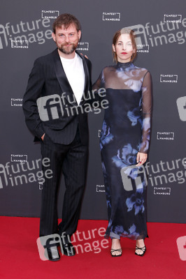 Festivaleröffnung und Filmpremiere 'Könige des Sommers', Filmfest Hamburg 2024