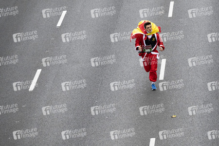 Weihnachtsmann Solidaritätslauf in Madrid