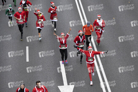 Weihnachtsmann Solidaritätslauf in Madrid