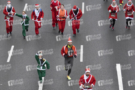 Weihnachtsmann Solidaritätslauf in Madrid