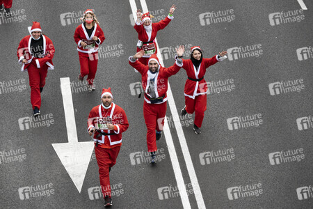 Weihnachtsmann Solidaritätslauf in Madrid