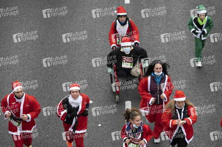 Weihnachtsmann Solidaritätslauf in Madrid