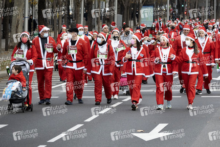 Weihnachtsmann Solidaritätslauf in Madrid