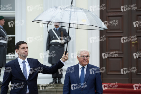Begrüßung der Präsidentin der Republik Kosovo in Berlin