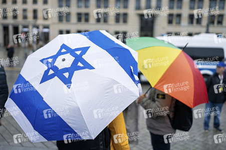 Solidaritätskundgebung für Israel vor dem Brandenburger Tor in Berlin
