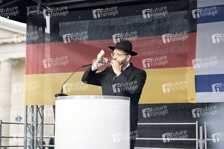 Solidaritätskundgebung für Israel vor dem Brandenburger Tor in Berlin
