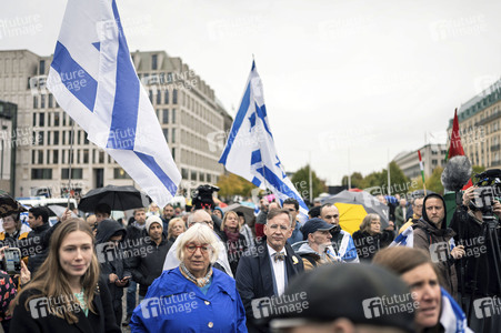 Solidaritätskundgebung für Israel vor dem Brandenburger Tor in Berlin