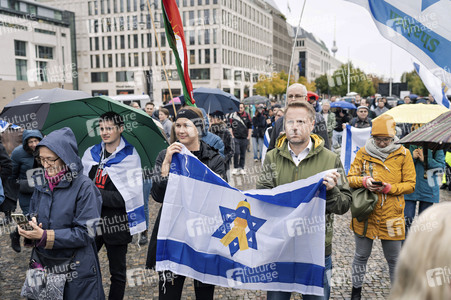 Solidaritätskundgebung für Israel vor dem Brandenburger Tor in Berlin