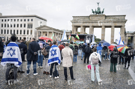 Solidaritätskundgebung für Israel vor dem Brandenburger Tor in Berlin