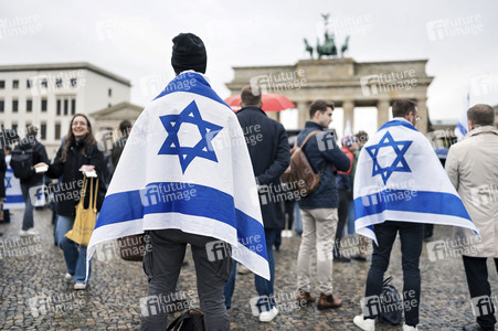 Solidaritätskundgebung für Israel vor dem Brandenburger Tor in Berlin