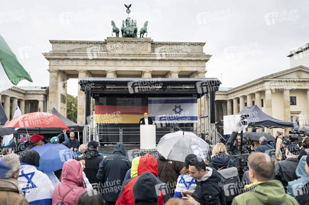 Solidaritätskundgebung für Israel vor dem Brandenburger Tor in Berlin