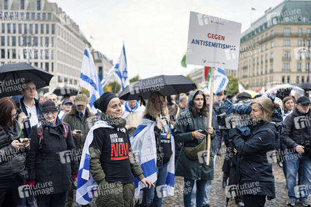 Solidaritätskundgebung für Israel vor dem Brandenburger Tor in Berlin