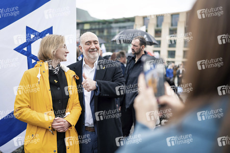 Solidaritätskundgebung für Israel vor dem Brandenburger Tor in Berlin