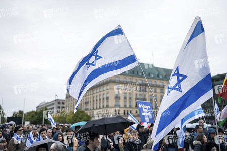 Solidaritätskundgebung für Israel vor dem Brandenburger Tor in Berlin