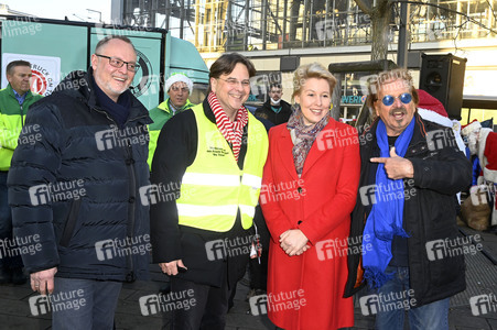 Frank Zander und Prominente unterstützen Caritas-Foodtruck in Berlin