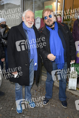 Frank Zander und Prominente unterstützen Caritas-Foodtruck in Berlin