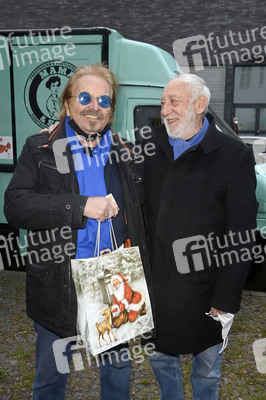 Frank Zander und Prominente unterstützen Caritas-Foodtruck in Berlin